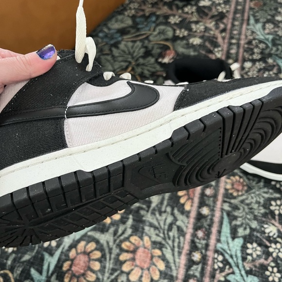 Nike Dunk Mid  size 11 - Picture 2 of 3